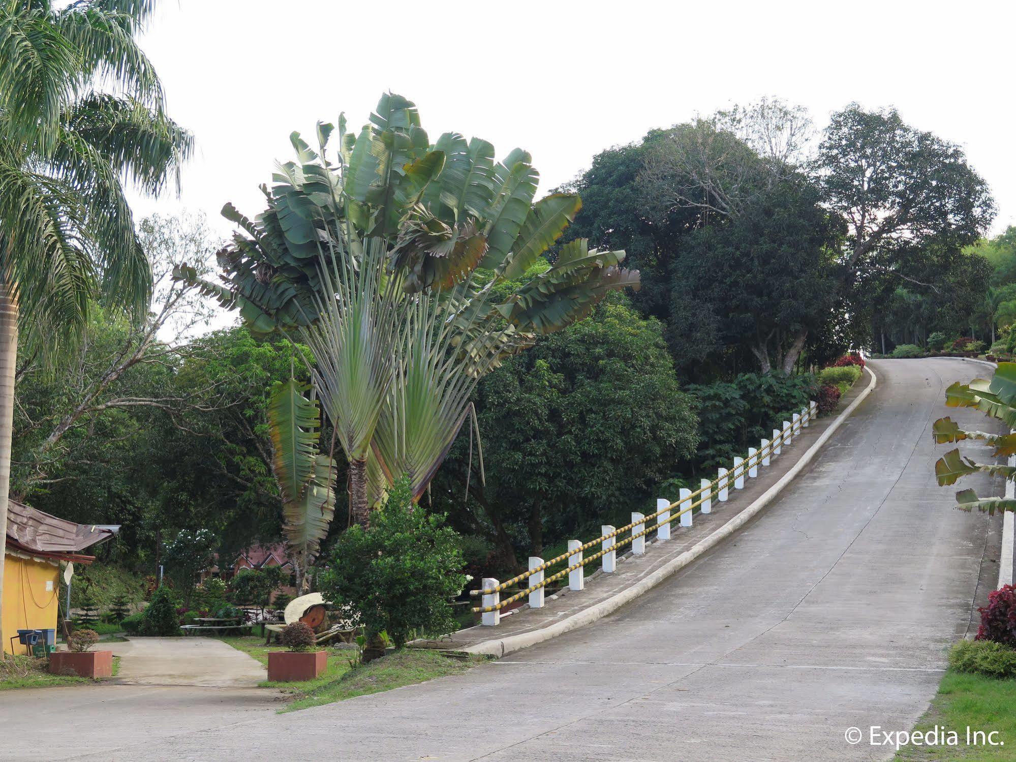 D'Leonor Inland Resort & Adventure Park Davao Stadt Exterior foto